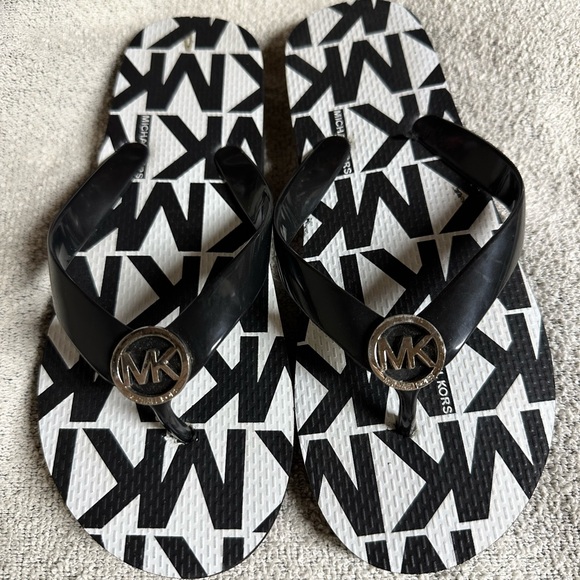 Michael Kors Shoes Michael Kors New Sz 8 Flip Flops Poshmark